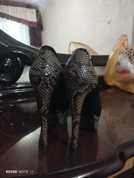 Туфли 35 размер 4000