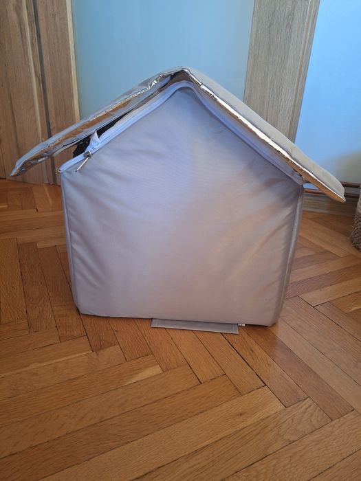 Външна къща за бездомни котки и кучета