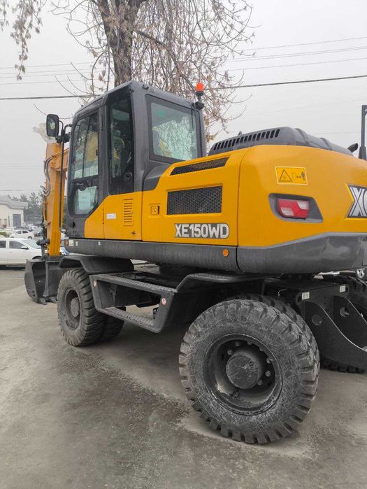 Колёсный экскаватор XCMG-XE150WD