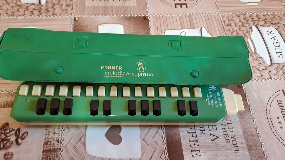 2 бр Флейтй:1-Hohner Melodia Soprano-Германия,2-Hohner Melodica Alto-