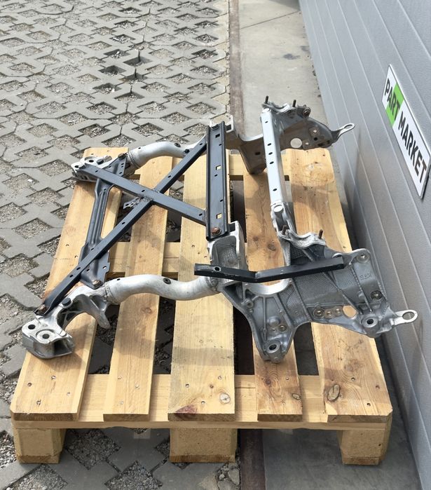 Преден мост AUDI A4 B8 A5 8T 8T0399315H 8T1399345G