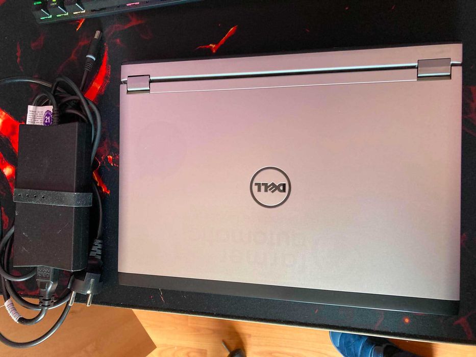 Бизнес лаптоп Dell Latitude 333O, Intel Core i5, 8 GB RAM, 500GB HDD, 5ч. батерия Windows 10
