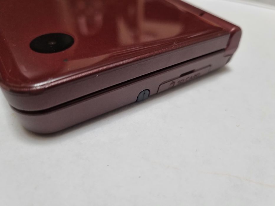 Nintendo DSi XL + joc Mario vs Donkey Kong