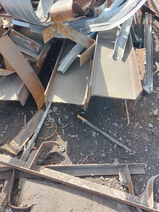 Продам двутавры и швеллера разные