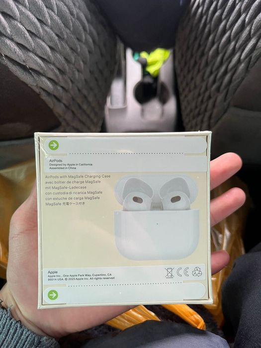 Продам AirPods 3