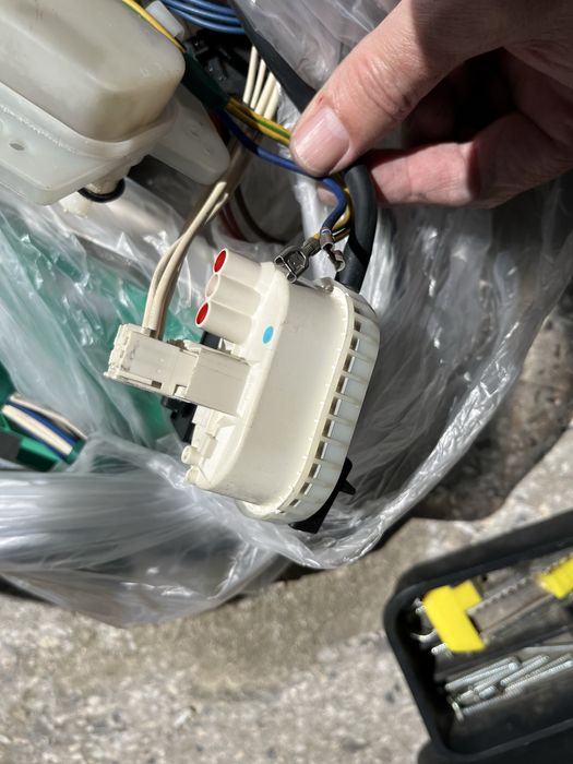 Продавам пералня Whirlpool AWO/D 9361 на части