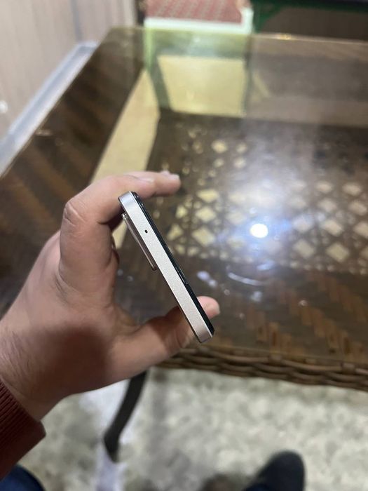 Oppo reno 7  satiladi obmen bar