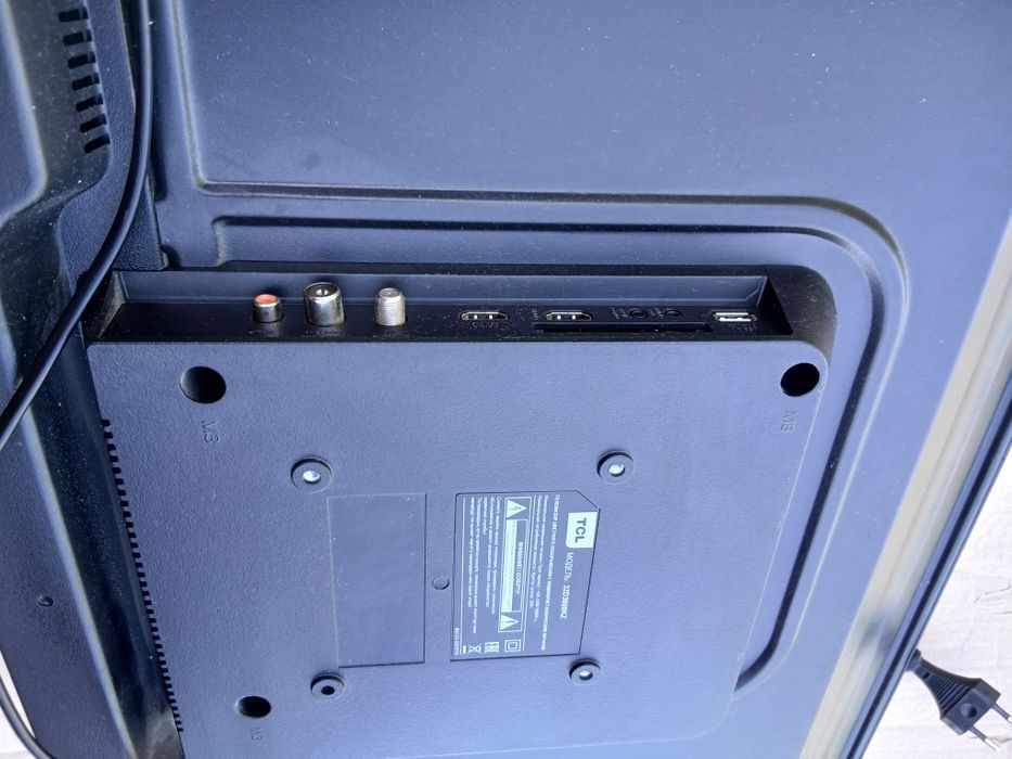 Телевизор TCL не рабочем состоянии