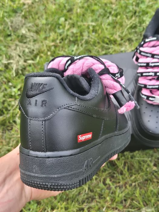 Nike Air Force 1 Low x Supreme Black – Custom Rope Laces (Roz/Negru) – Mărimea 39