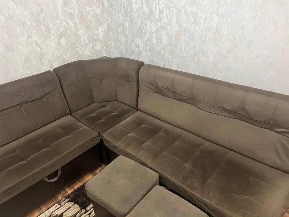 мебель угловой. Б/у использованный свой