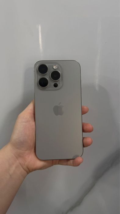 iPhone 15pro продам есть торг(есть пятна в экране)