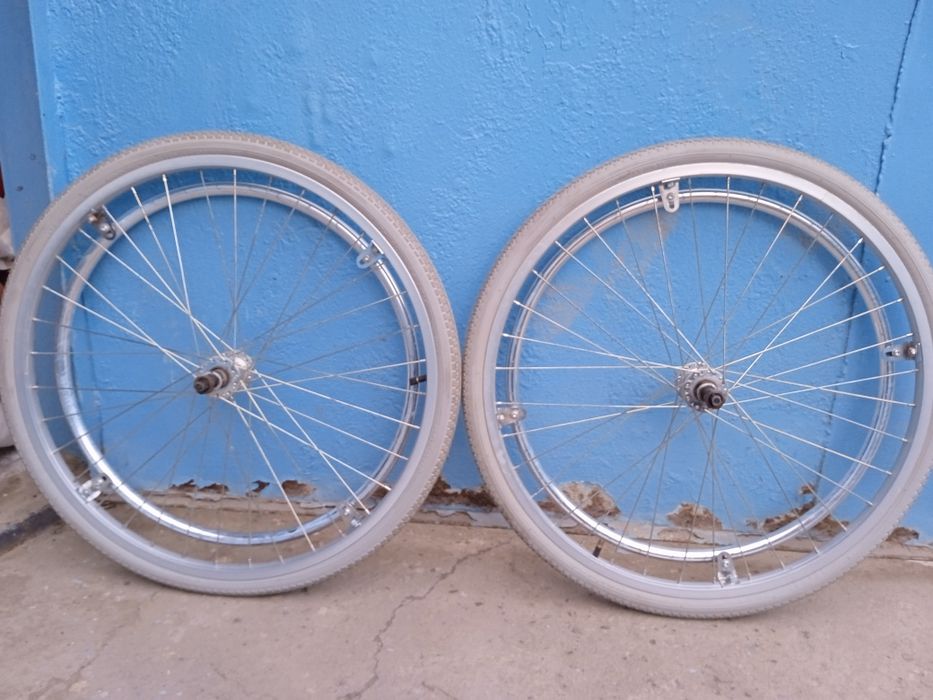 Продам колесо от инвалидной коляский