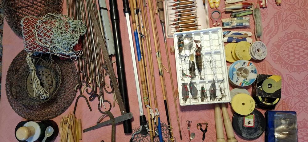 Lansete cu mulinete si Undițe, plus Accesorii pentru pescuit