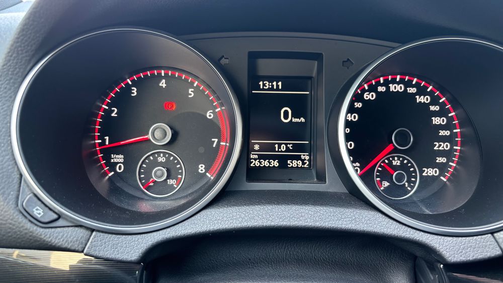 VW Golf 6 GTI , 211CP , EURO 5 full airbag , parcare laterală, RAR Aut