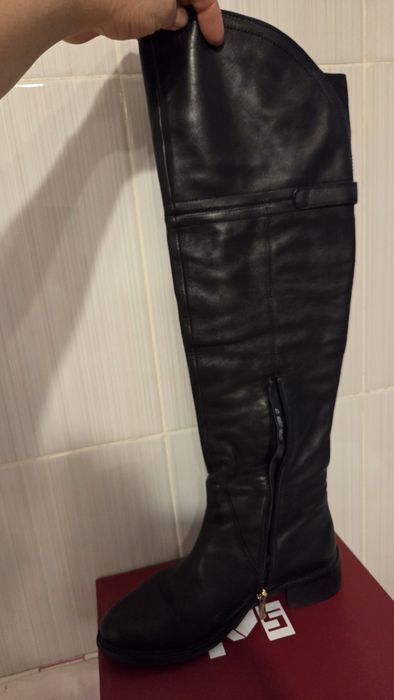 Продам женские сапоги