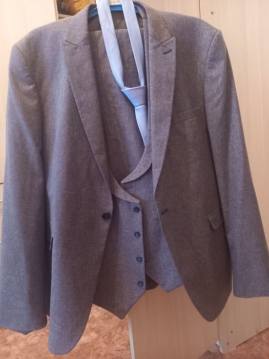 Продам тройку мужские