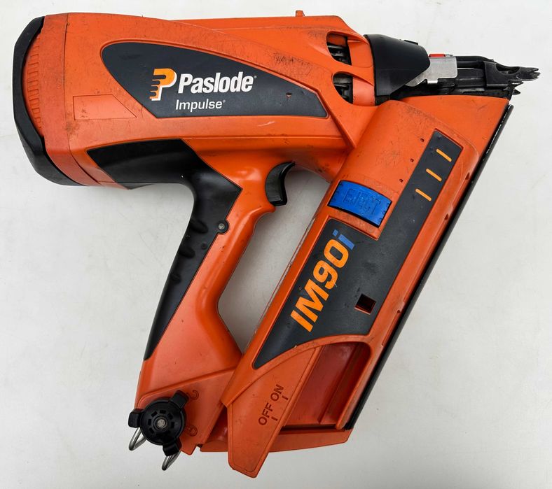 PASLODE IM90i- Акумулаторен такер за дърво 50-90мм