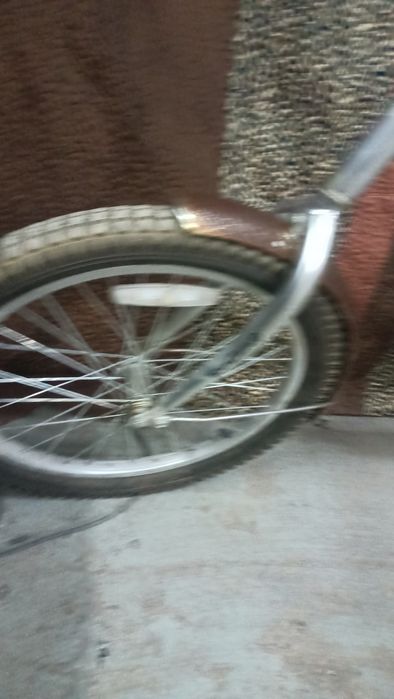 Продам велосипед радиус колес 20