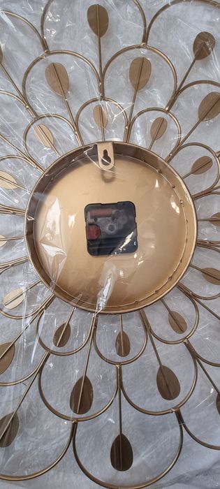 Стилен стенен часовник