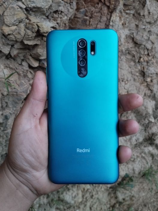 Vând Xiaomi Redmi 9 (PREȚ 250 LEI NEGOCIABIL)