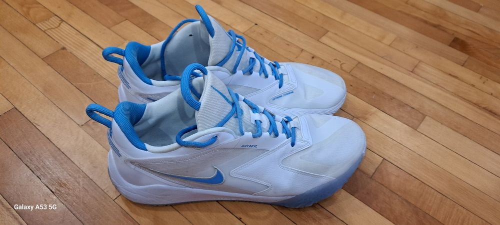 Маратонки за волейбол