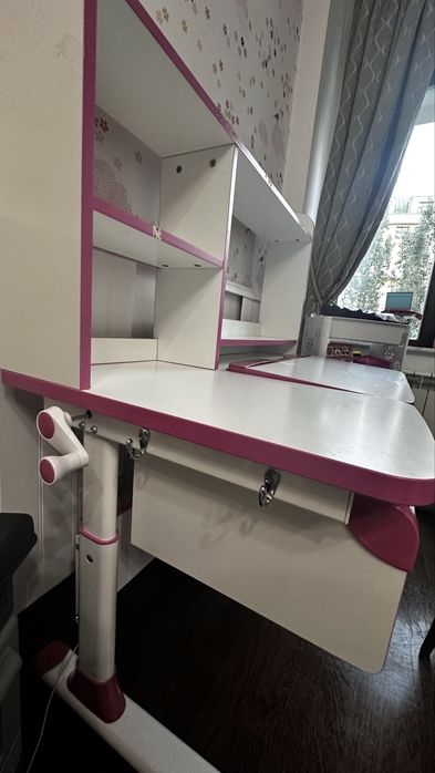 Парта школьная регулируемый