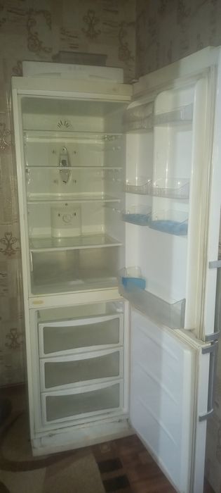 Продам холодильник LG