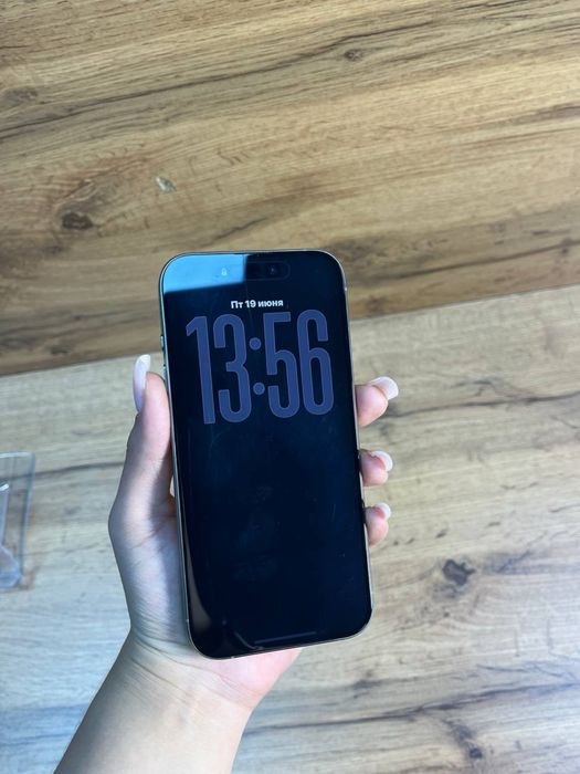 Телефон iPhone 15 pro
