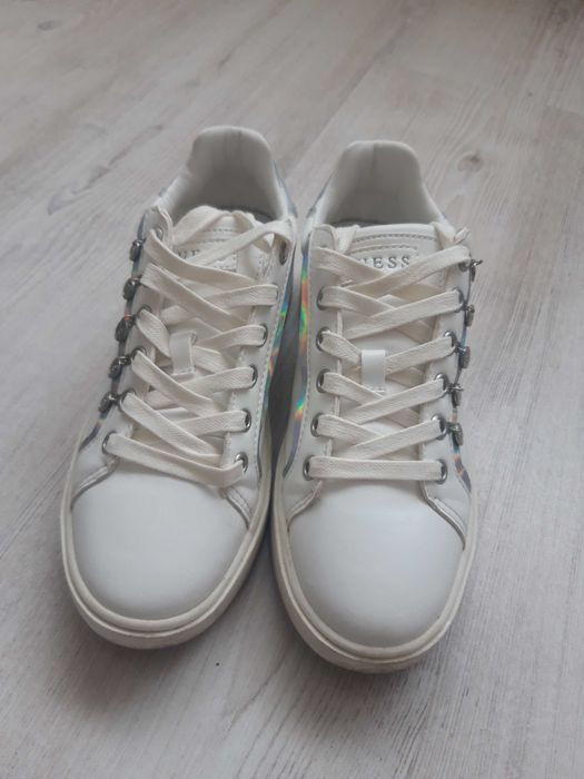 Дамски кецове Guess