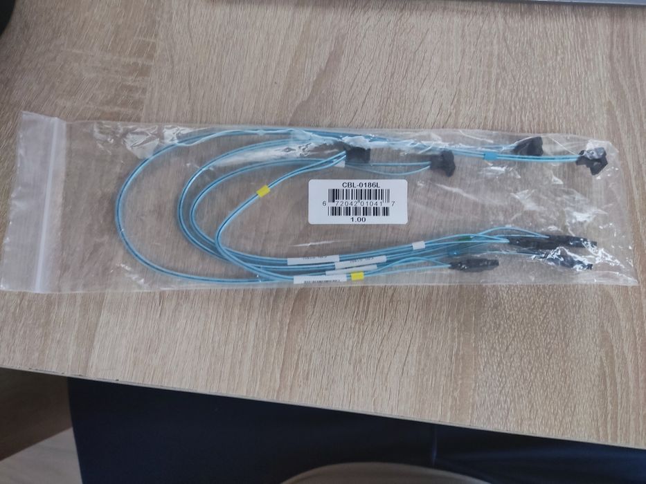 Сървърен SATA кабелен кит