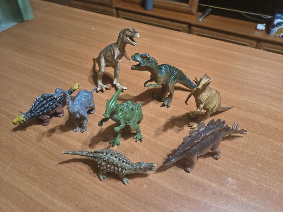 Figurine dinozauri