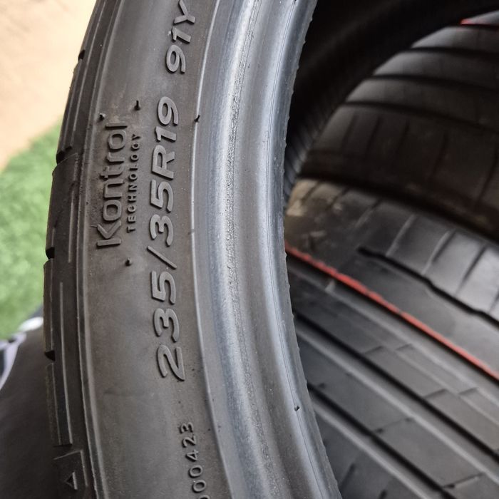 235 35 19 Hankook și Bridgestone