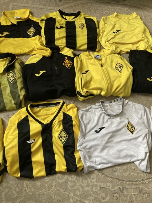 Продам вещи кайрат и просто joma