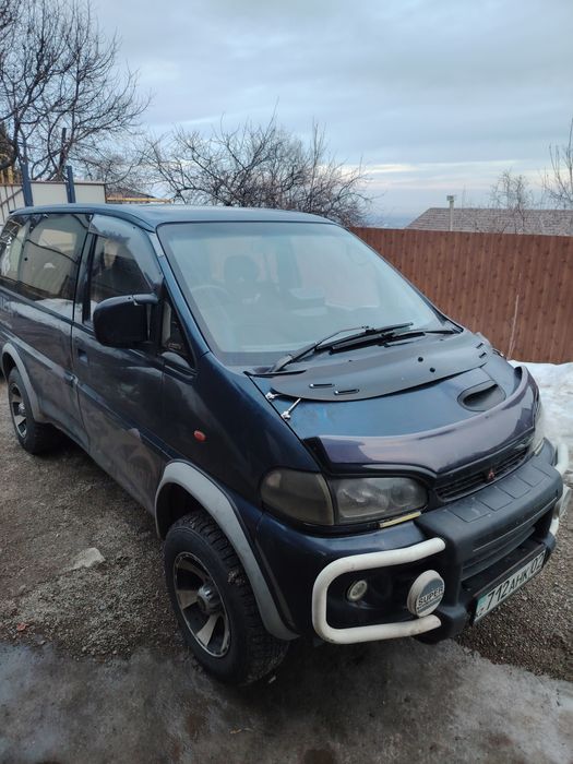 Митсубиси делика