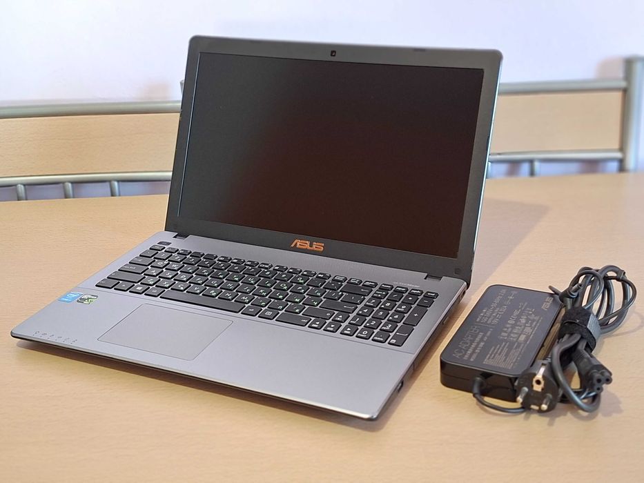 Мощен лаптоп ASUS K550- i7-4720HQ, 8GB RAM , GTX 950M, FHD - Отлична батерия!