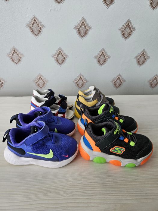 Детские кроссовки