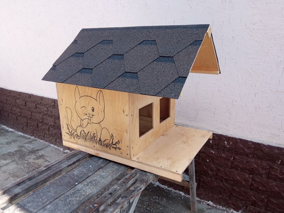 Домик, будка для кошек