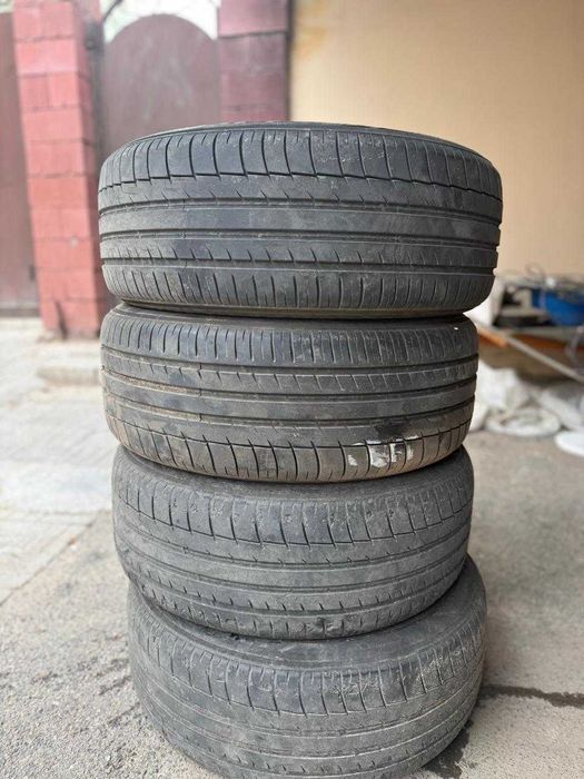 Продам комплект резины