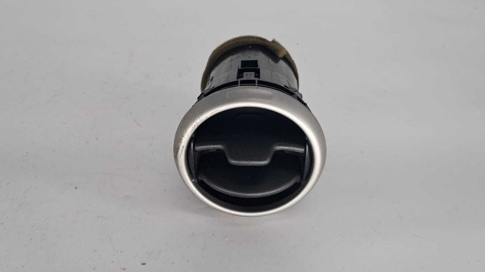 grila aerisire Nissan Qashqai J10 an 2012 cod 68760 JD10A