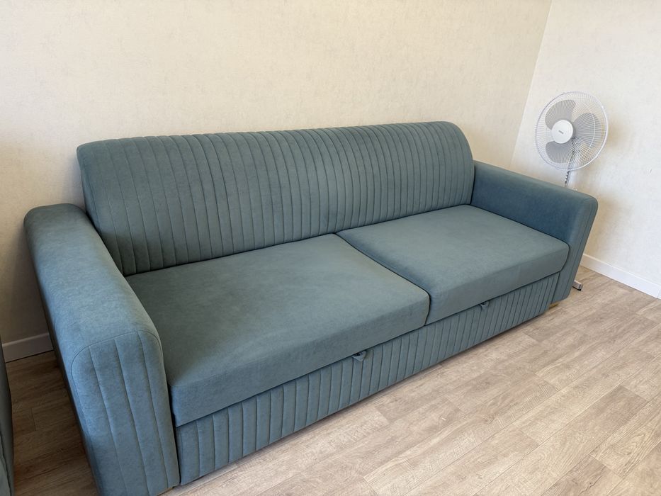 Продам главй диван