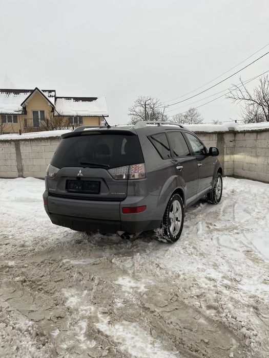 Vând Mitsubishi Outlander 2.0 d 4x4