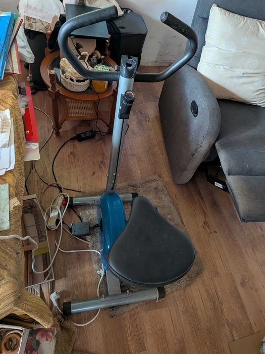 Bicicleta staționară de fitness