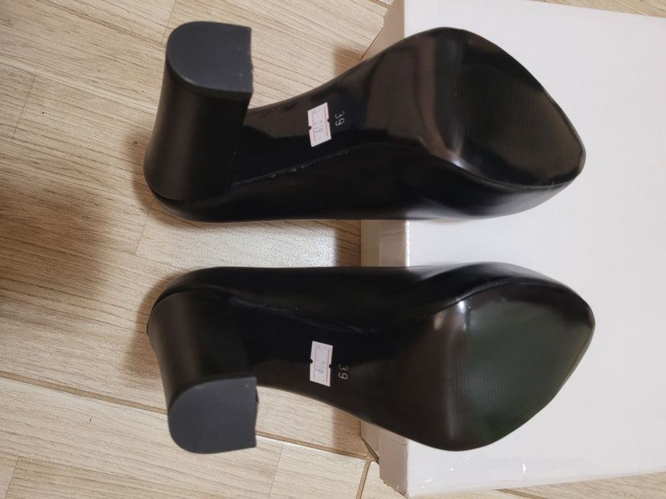 Дамски обувки на висок ток Мегияс