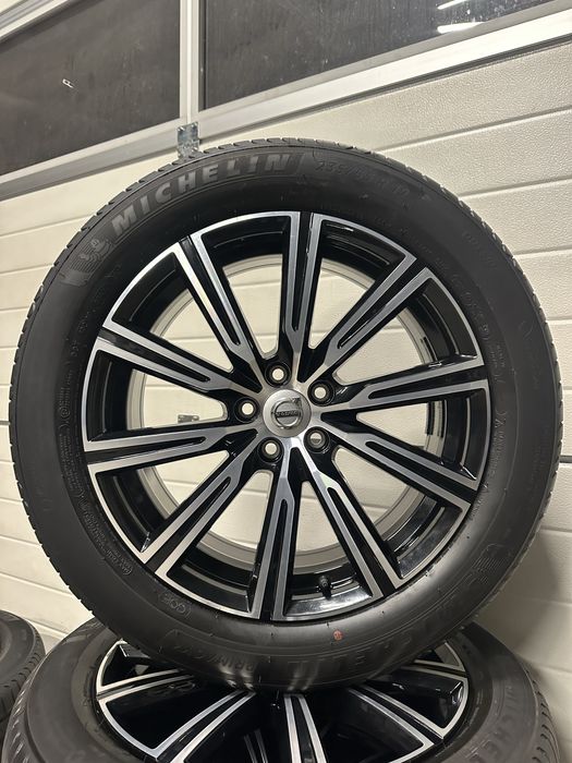 Jante 19 ORIGINALE Volvo XC60 Vara NOI 235/55/19 Michelin 2025 XC40 V