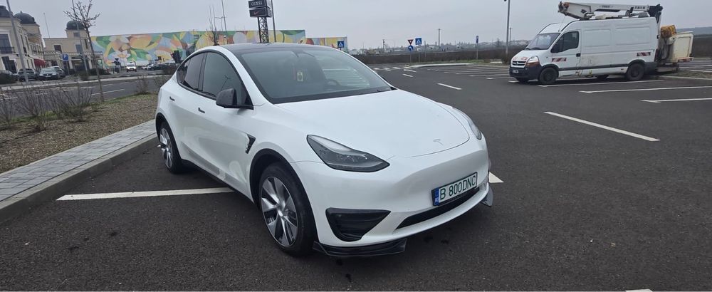 Tesla Y Dual Motor Long Range