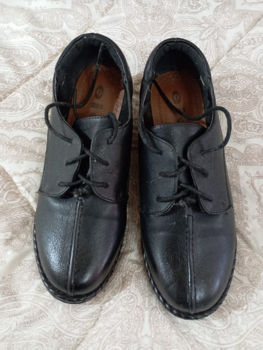 Продам женские туфли