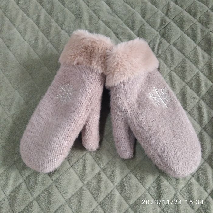 Новые теплые шапочки, варежки!