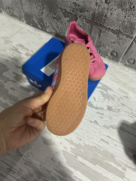Adidas gazelle розов