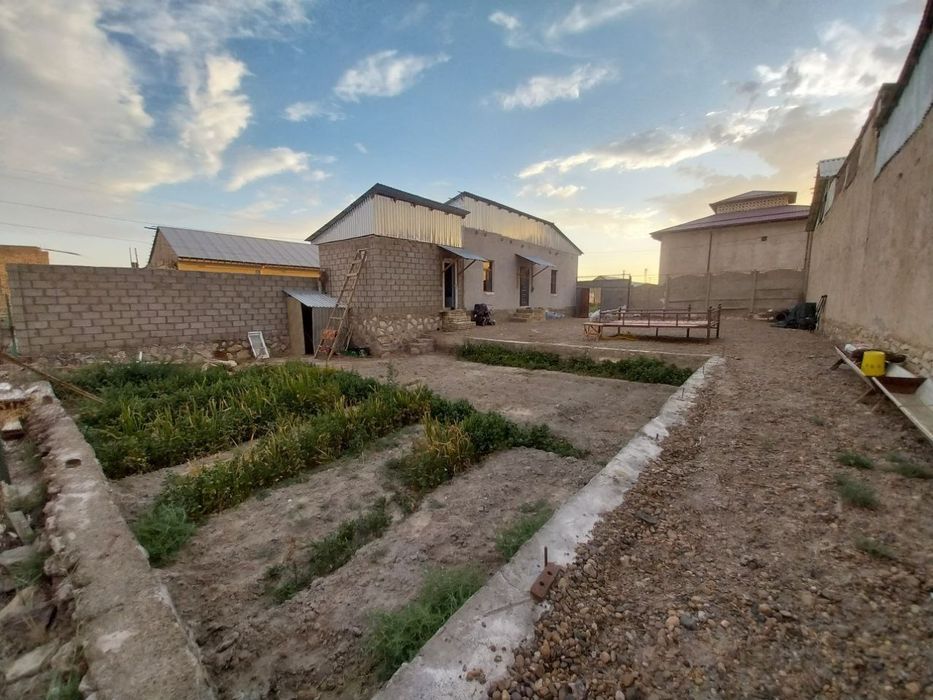 Hovli tezda sotiladi