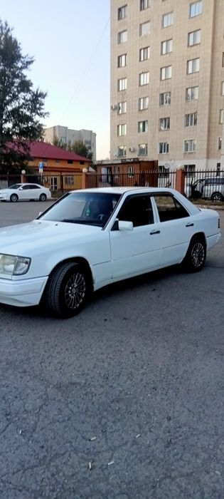 DAIMLER  BENZ  E 300    090 ⁰⁹ кар